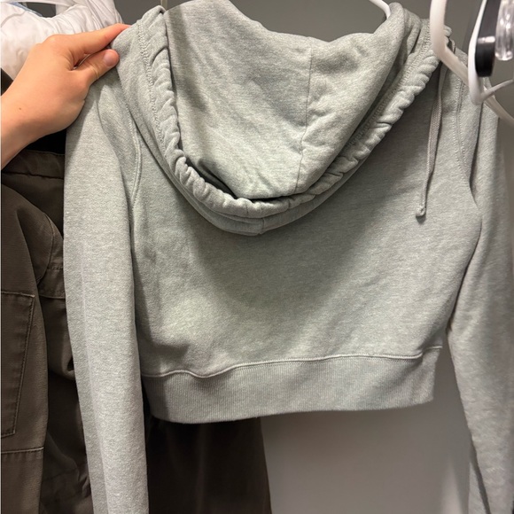 Hollister Women's Gray Zip-Up Hoodie - Picture 2 of 3
